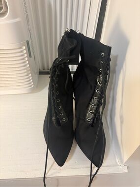Women's Black Lace-Up Pointed Ankle Boots